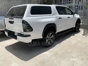 Toyota Hilux 2020 Pearl