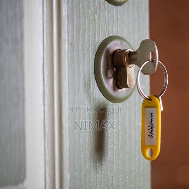 Pack of 50pcs Key Tags With Split Rings Plastic ID Name - thumbnail 4
