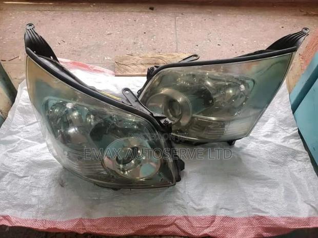 Headlight Noah 2008 Xenon