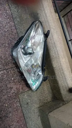Headlight Toyota Crown 2010 Xenon
