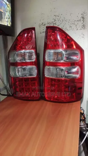 Taillight Noah 2012