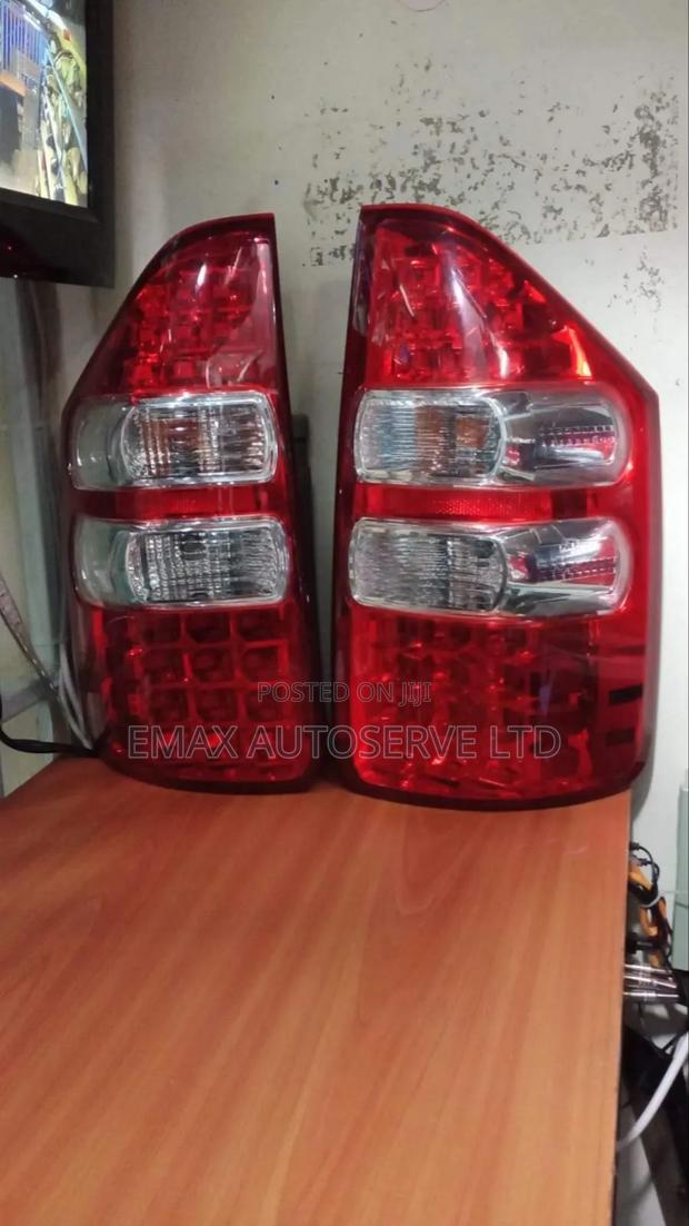 Taillight Noah 2012
