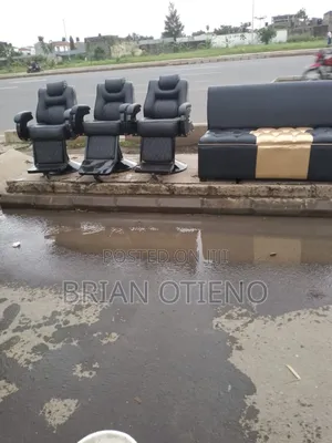 Adjustable Barber Chairs With a Recliner Machine