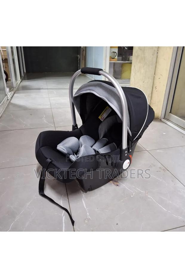 Baby's/Infants Carseat/Carrycot - thumbnail 2