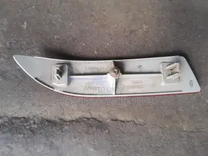 Toyota Rush Rear Bumper Reflector