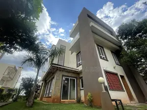 5bdrm Villa in Lavington for sale