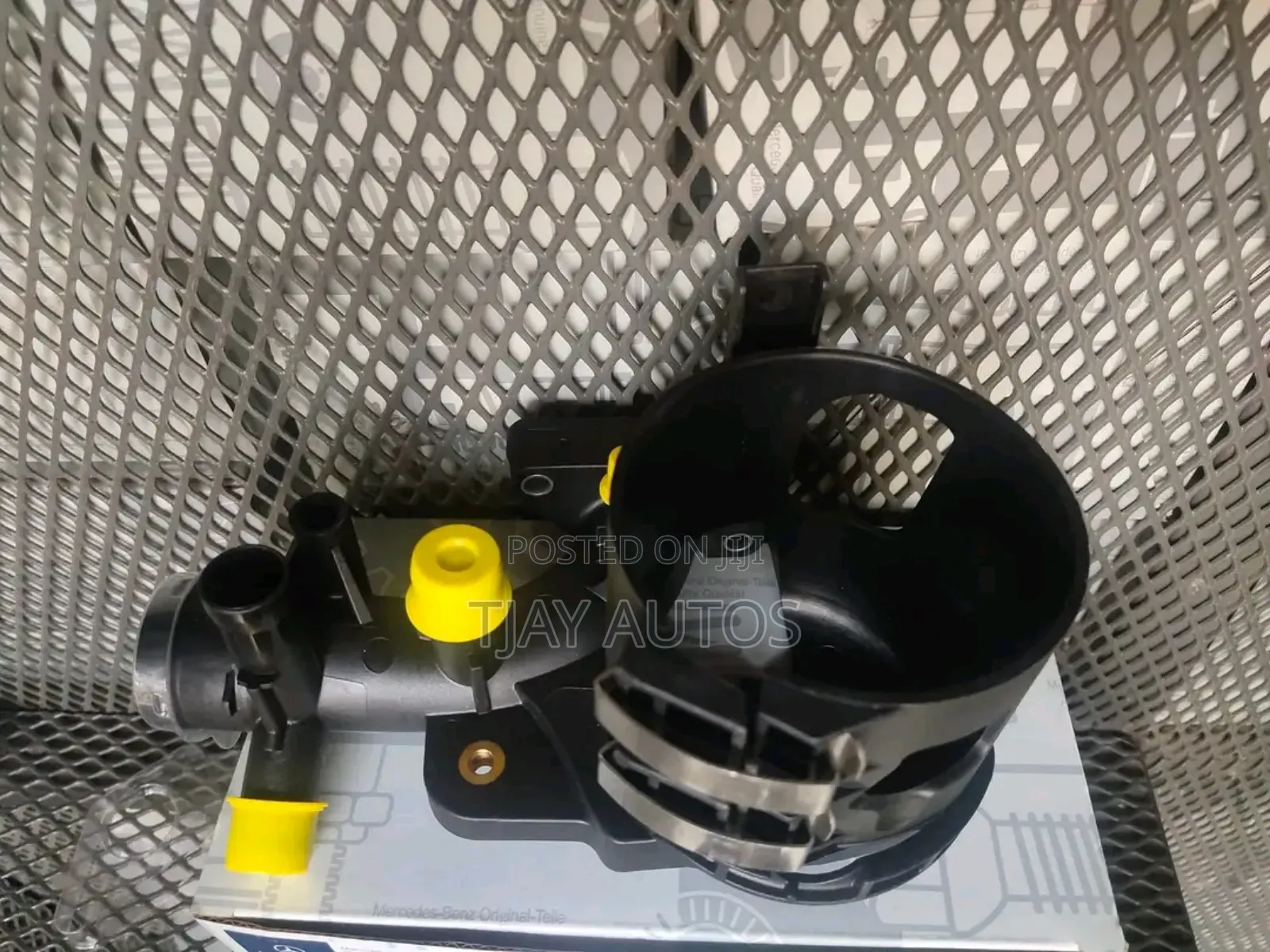 Water Outlet Fuel Filter Housing A6512001056 Mercedes Om651