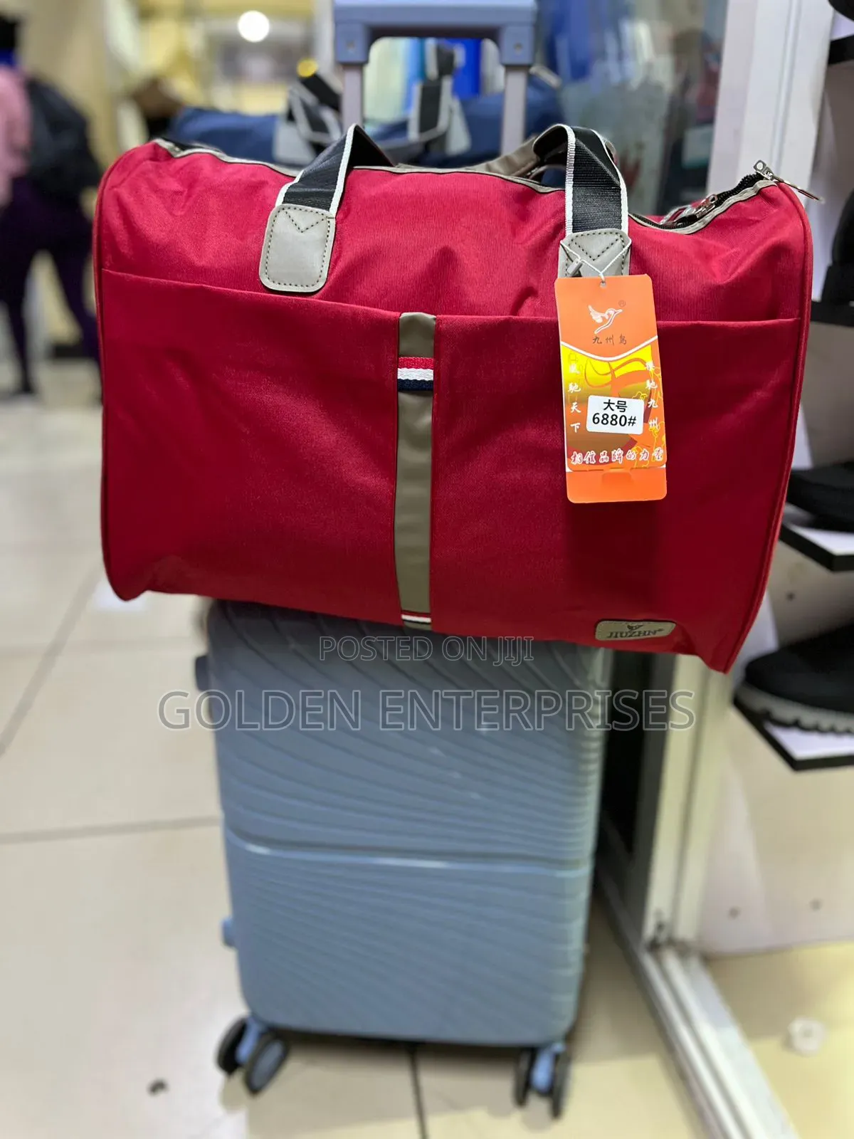 Red Large Capacity Travel/Luggage Bag