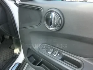Mini Hatch 2018 White
