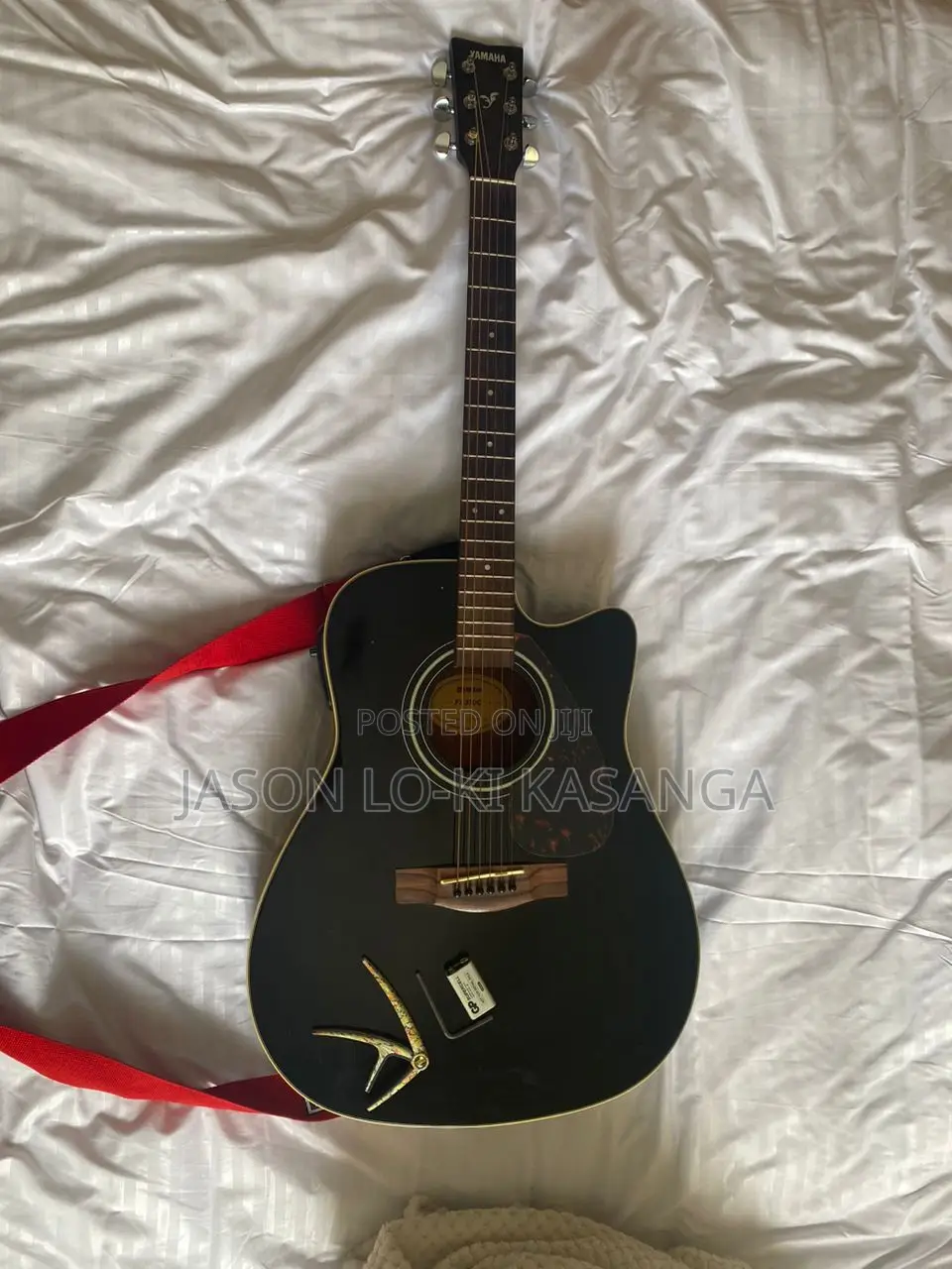 Yamaha Semi Acoustic FX370C