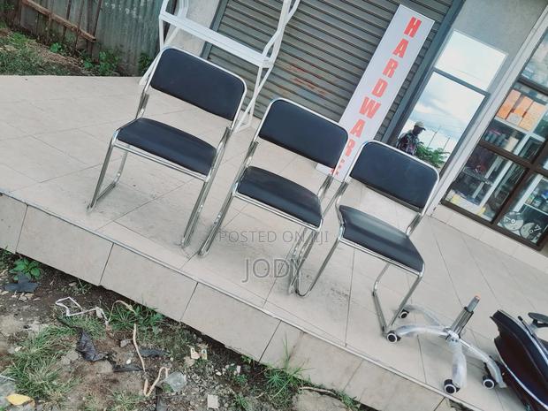 Visitors/Client Chair - main view