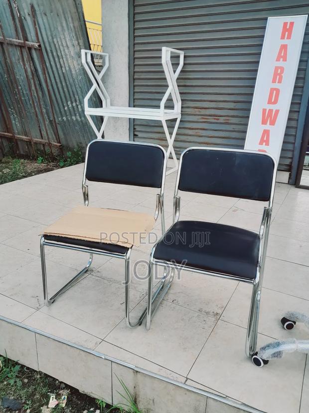 Visitors/Guest Chair - main view