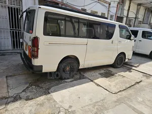 Toyota HiAce 2011 White