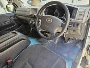 Toyota HiAce 2011 White