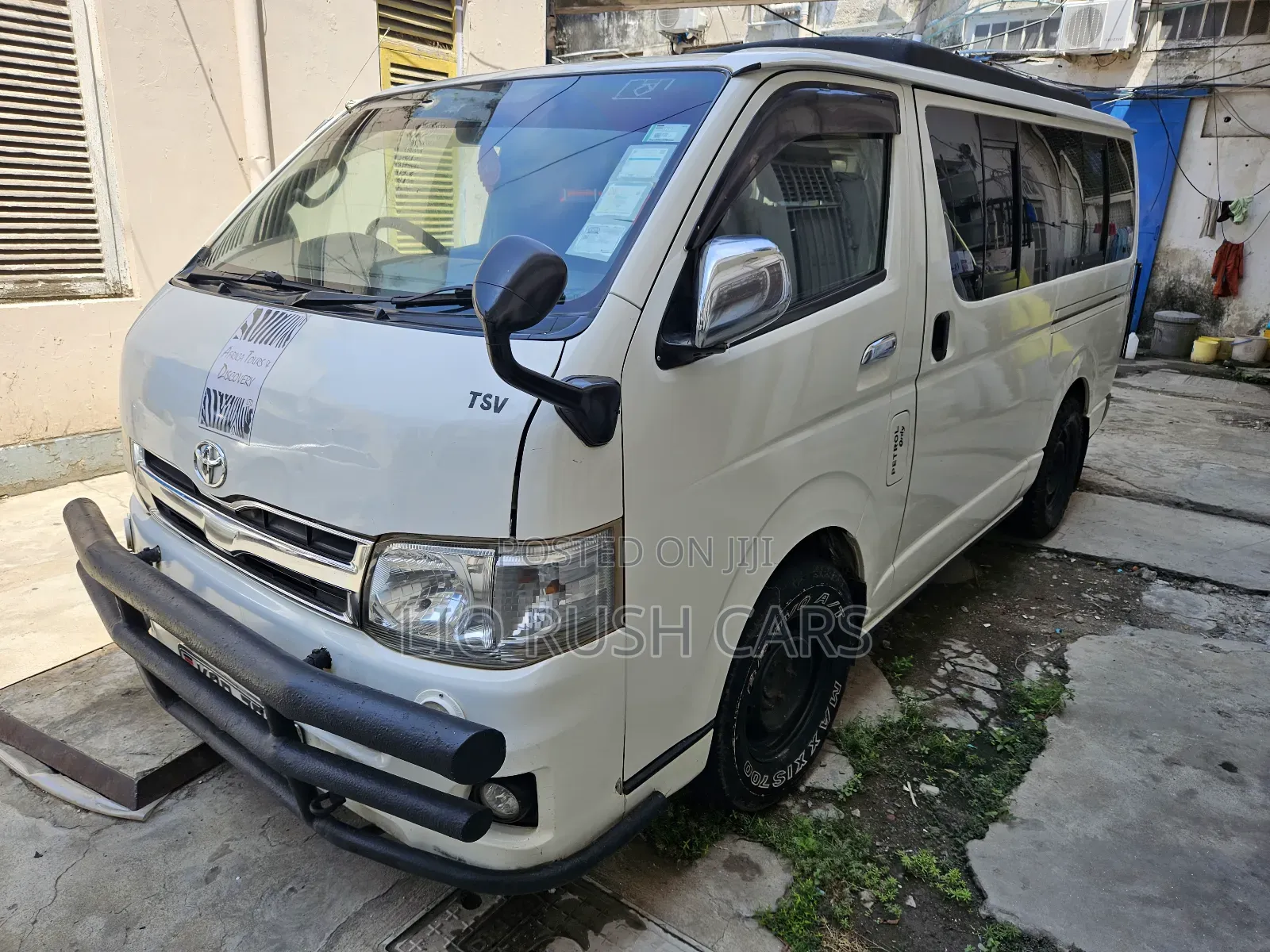 Toyota HiAce 2011 White