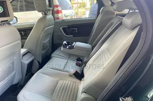 Land Rover Discovery Sport SE 2017 Green
