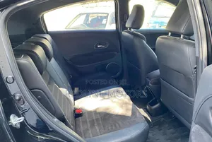 Honda Vezel 1.5 4WD 2018 Matt Black