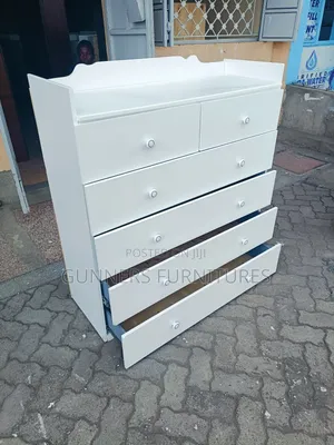 Gunners Chest of Drawers.
