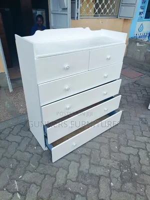 Gunners Chest of Drawers.