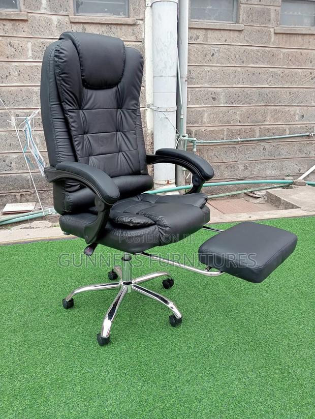 Executive Office Chair With Footrest - thumbnail 2
