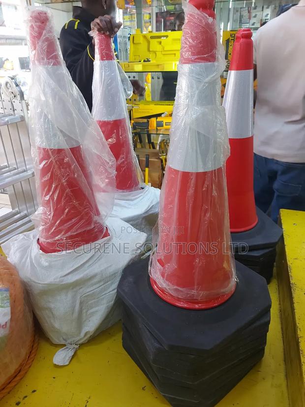 Road Traffic Cones 75cm LDPE Reflective - thumbnail 3