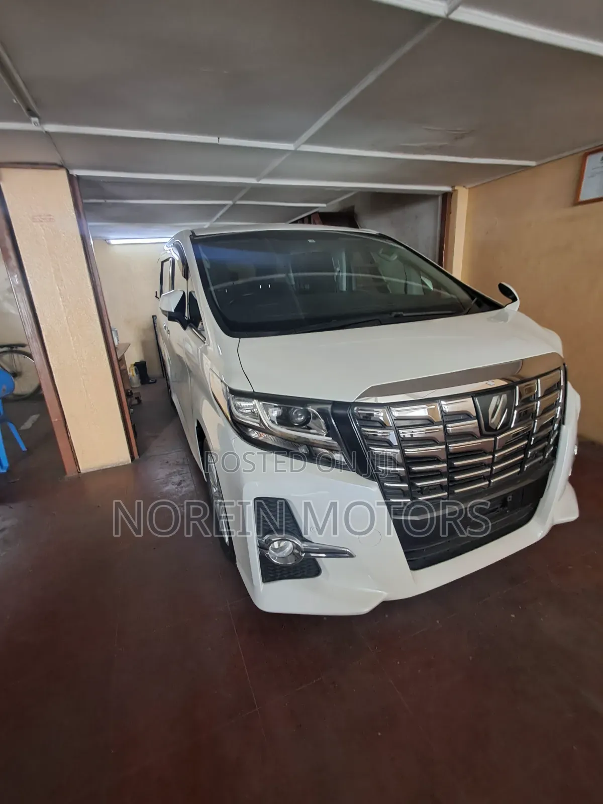 Toyota Alphard 2.5 Petrol AWD 2017 White