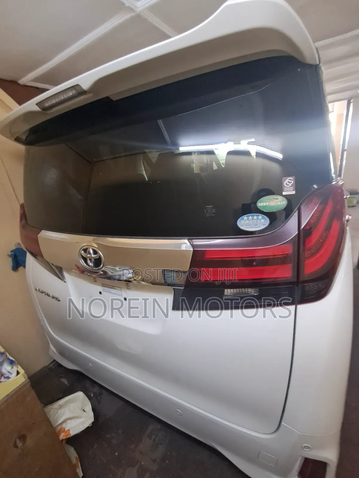 Toyota Alphard 2.5 Petrol AWD 2017 White