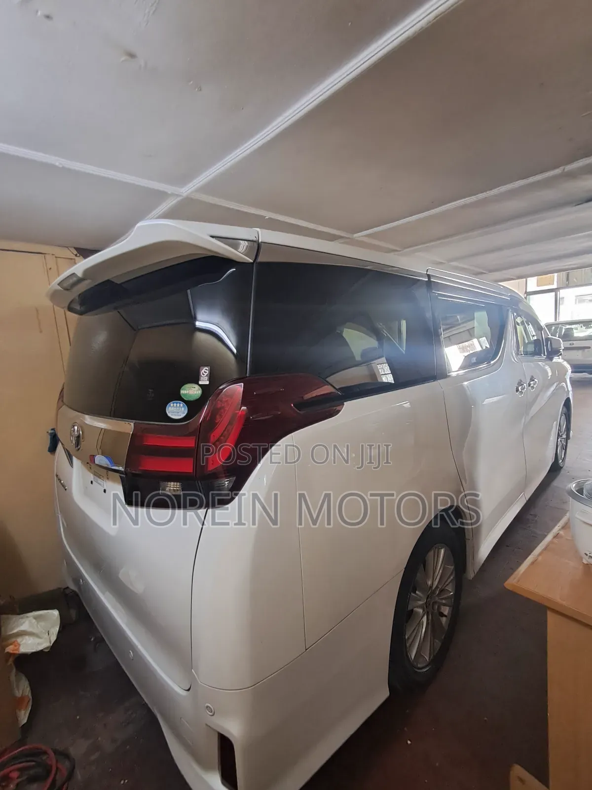 Toyota Alphard 2.5 Petrol AWD 2017 White