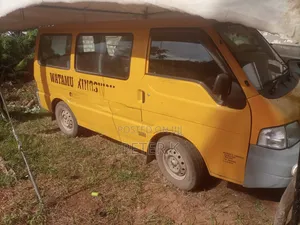 Nissan Vanette 2009 Yellow