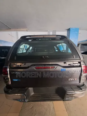 Toyota Hilux 2017 Gray