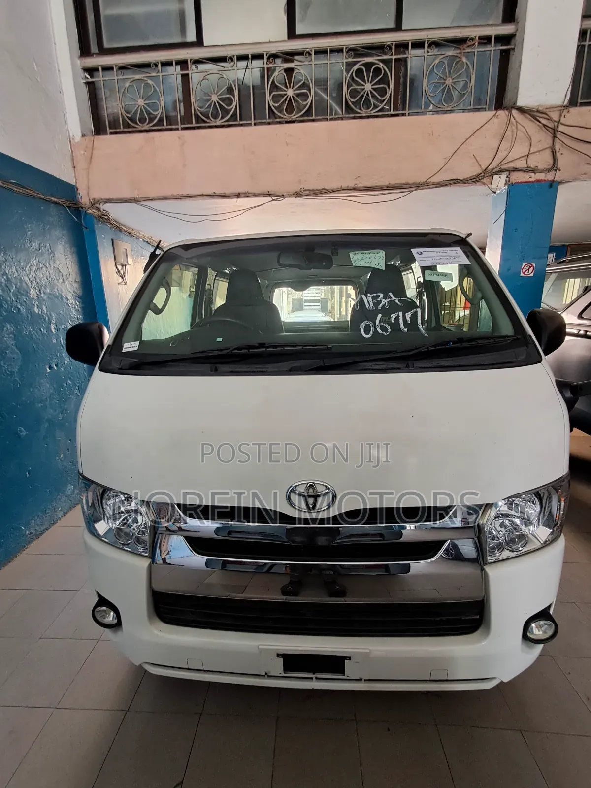 Toyota HiAce 2017 White