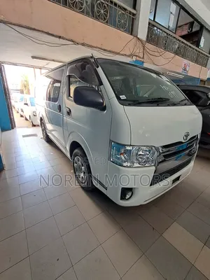Toyota HiAce 2017 White