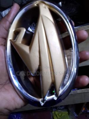 Harrier Old Model Rx330 Grill Logo - thumbnail 2