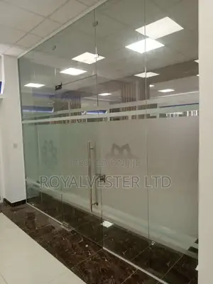 Frameless Glass Partition