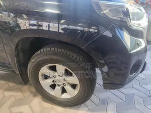 Toyota Land Cruiser Prado 2017 Black