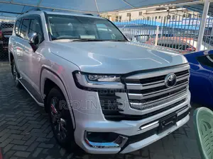 Toyota Land Cruiser 2023 Off white