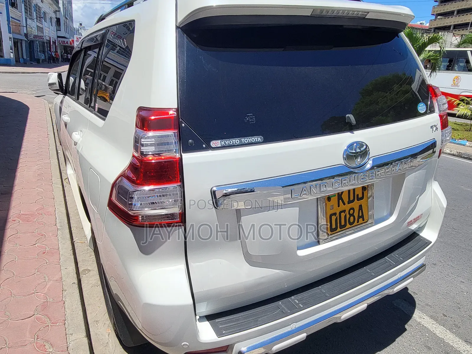 Toyota Land Cruiser Prado 2016 White