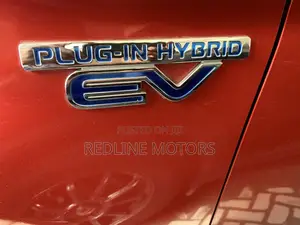 Mitsubishi Outlander 2.4 PHEV AWD 2017 Red