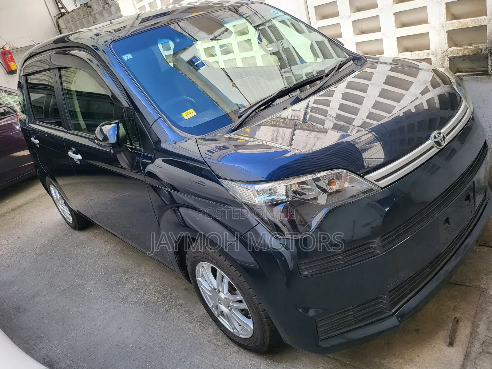 Toyota Spade 2017 Green