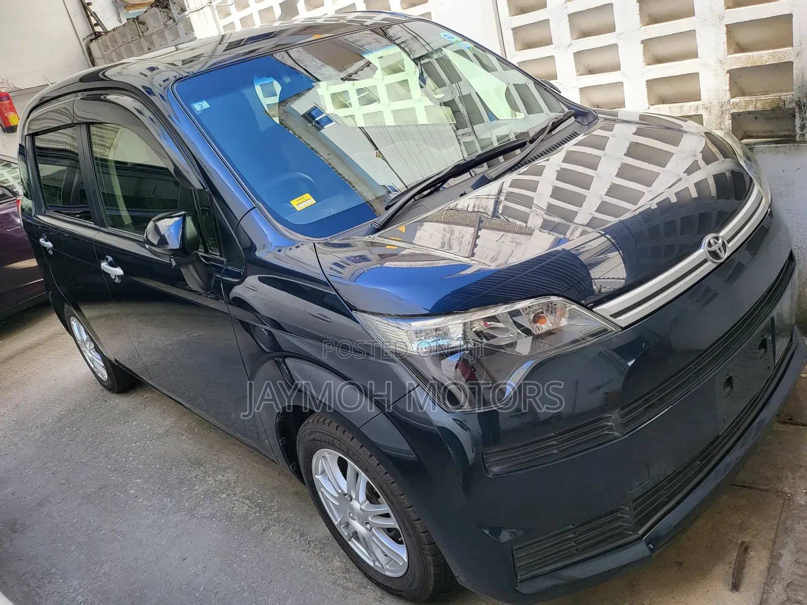 Toyota Spade 2017 Green