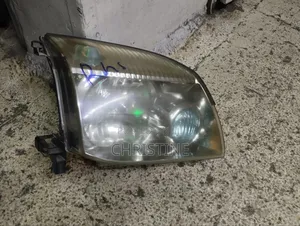 Nissan Xtrail Nt30 Headlight Xenon RHS