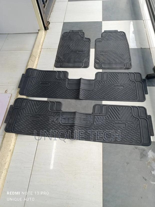 Premium Rubber Floor Mats for 7-Passenger Vehicles