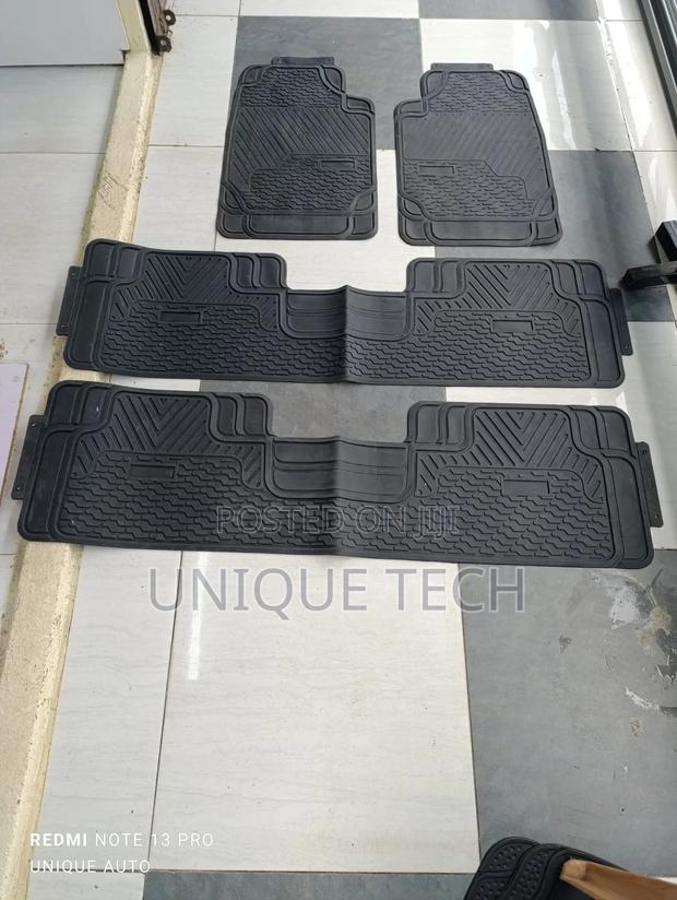 All-Weather Rubber Floor Mats for 7-Seater Cars