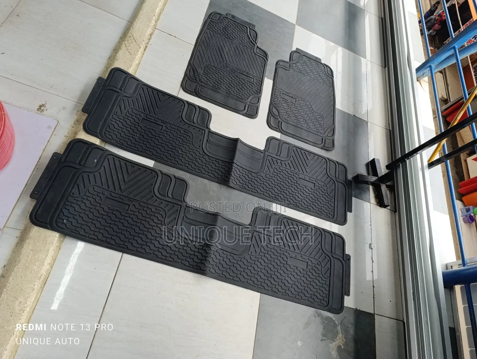 Weather-Resistant Rubber Mats for Seven-Seater Cars