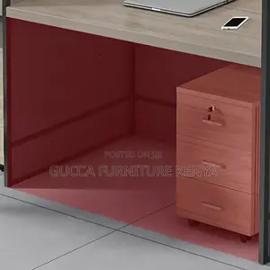 Workstations:4-Way Modish Rectangular Office Workstation
