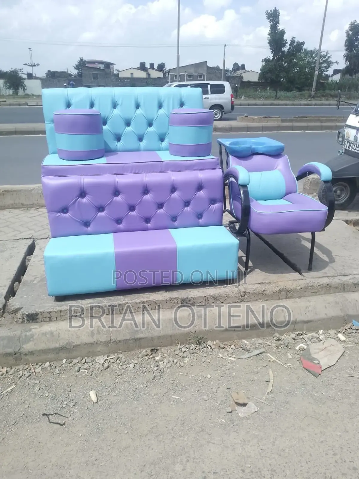 Saloon Sinks With a Purple Pedicures
