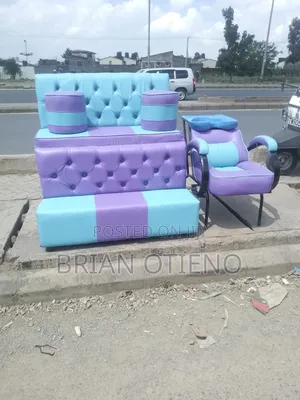 Saloon Sinks With a Purple Pedicures