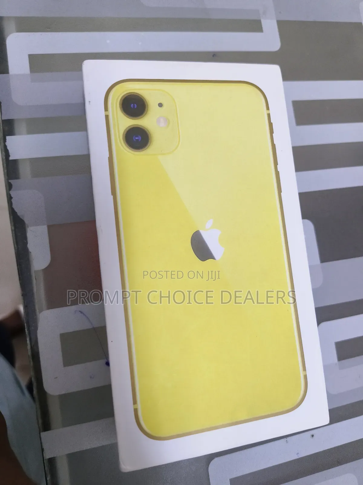 New Apple iPhone 11 128 GB Yellow