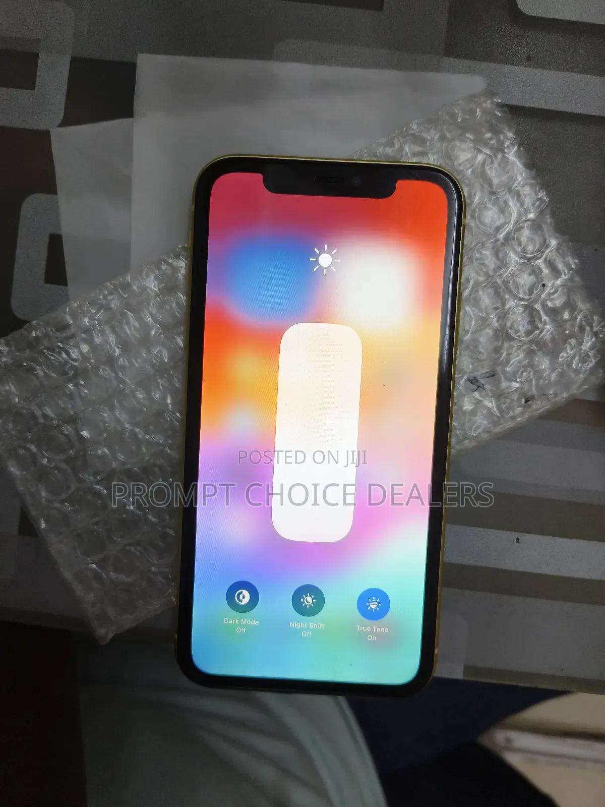 New Apple iPhone 11 128 GB Yellow