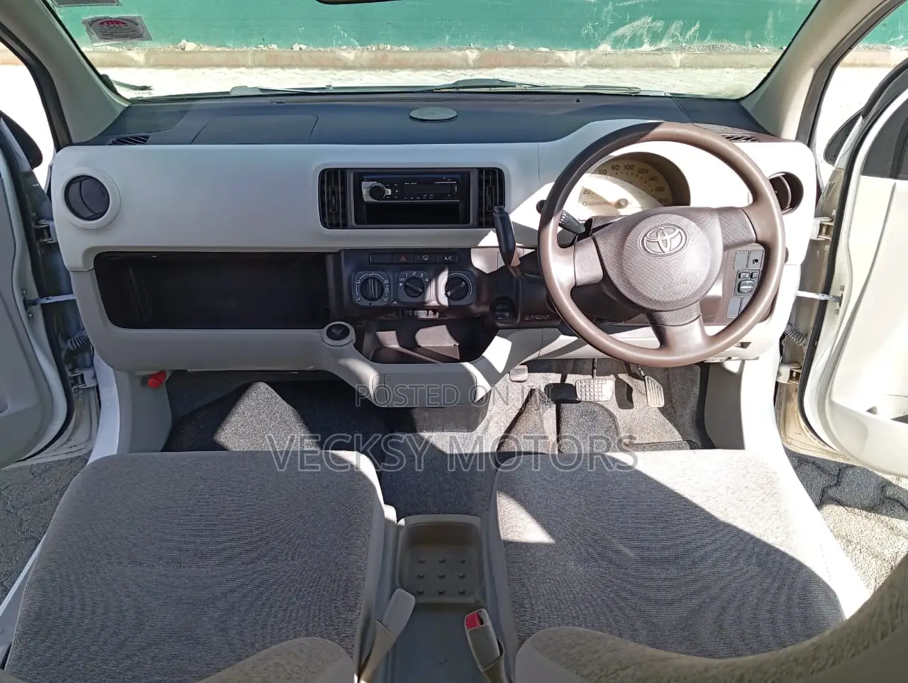 Toyota Passo 2012 White